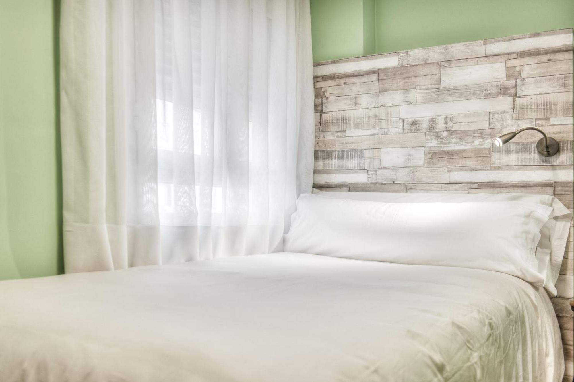 Pura Vida Pirineos Hotel Хака Екстериор снимка